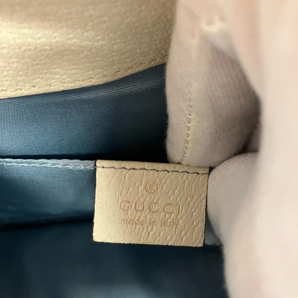 Rare Gucci Gold Embossed Sylvie 2 Way Crossbody Bee & Star Purse - Picture 5 of 7